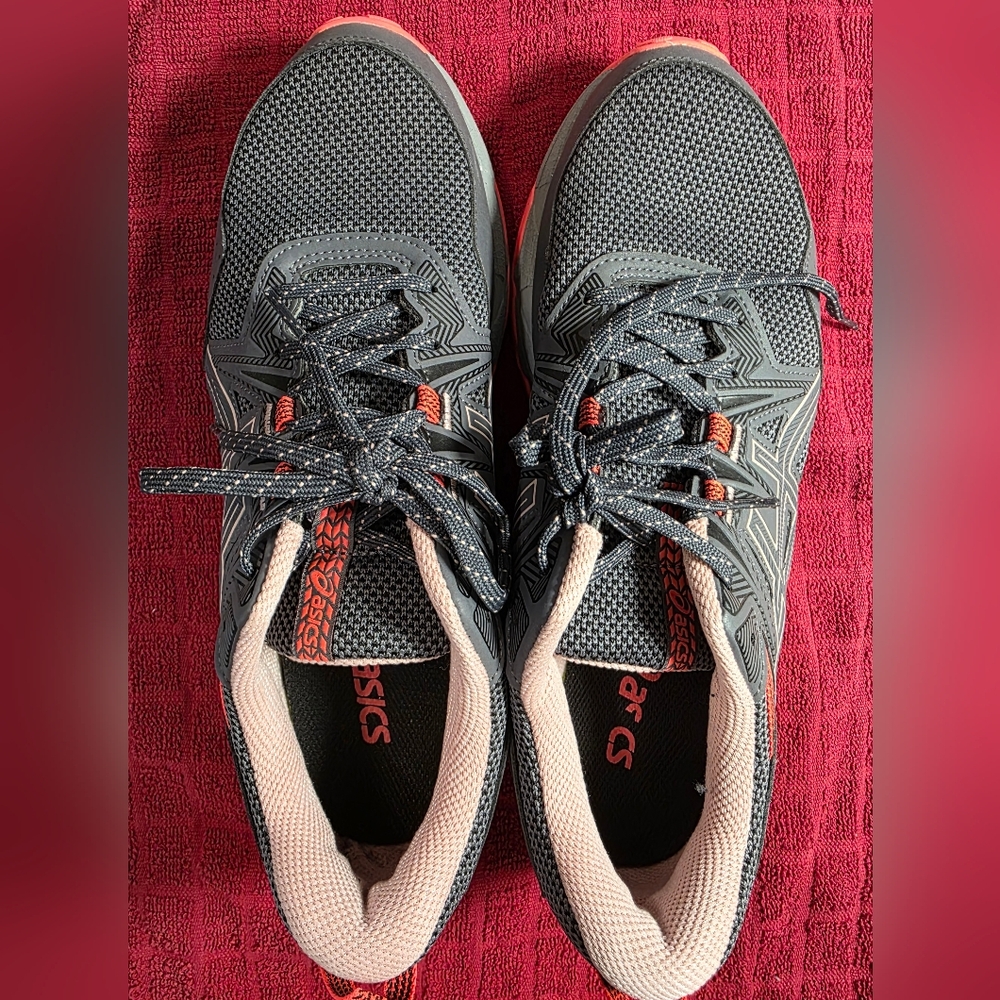 Asics Tennis shoe ..womans